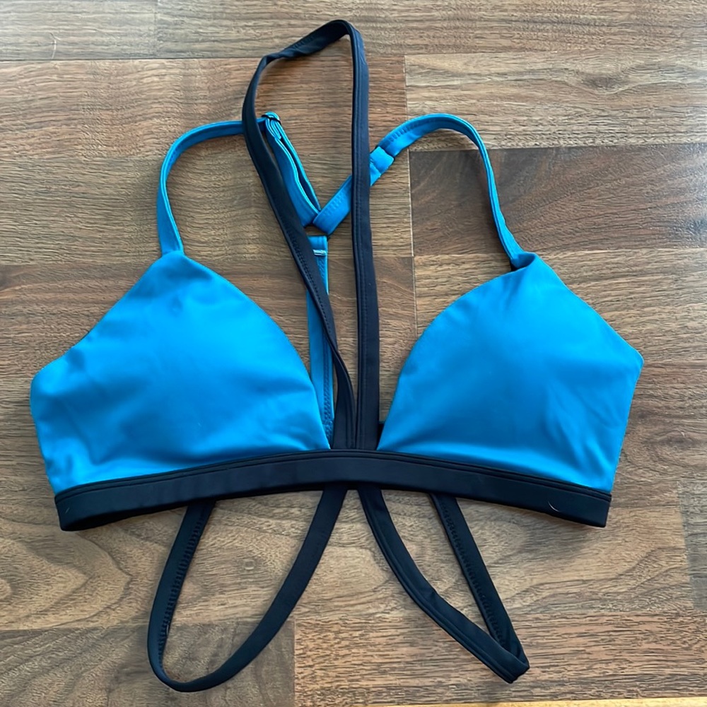 Croga activewear pole dance sports bra. Small. Teal.
